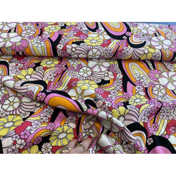 Fast 100 % viskose retro orange pink farver. 110 kr pr m