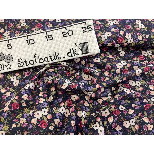 Fast 100 % bomuld poplin ttvvet, marine bund med sm blomster digital 99 kr pr m