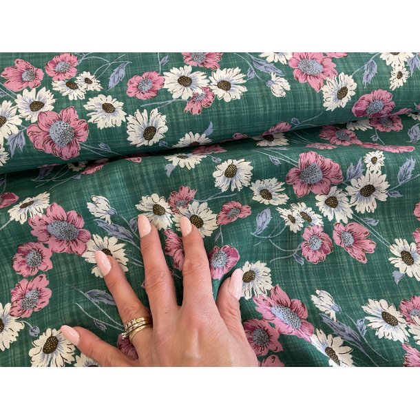 Fast viskose fin grn bund med smukke blomster
