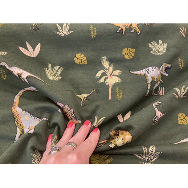 Army grn bund med dino. French terry 129 kr pr m