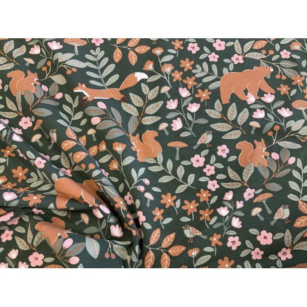 Bomulds jersey grn bund med egern, rve og bjrne blomster. 145 kr pr m