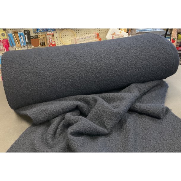 Boucle / Teddy bear Marine bl 139 kr pr m Perfekt til mbler, veste, puder. BLD BAGSIDE