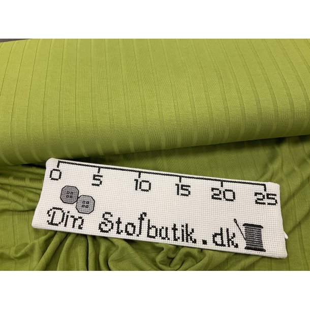 Viskose jersey ensfarvet med strib vvet. Virkelig god kvalitet. KUN 89 kr pr m. GRN
