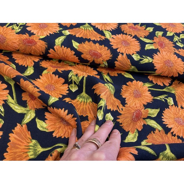 Fast viskose marine bund med de fedeste orange blomster. 100 kr pr m