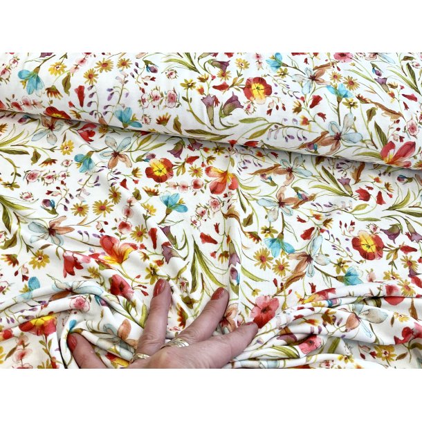 Viskose jersey, Hvid bund med de flottest blomster i farver. 110 kr pr m