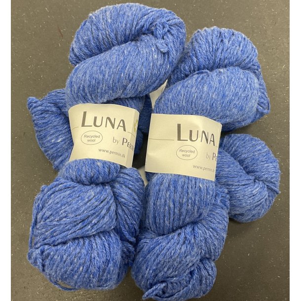 Luna 100 % genbrugs uld fra industri. Fv: Kobbolt bl