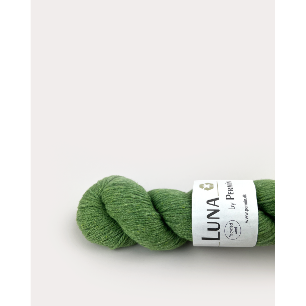 Luna 100 % genbrugs uld fra industri. Fv: ble grn (se foto med 1 garn mest korrekt farve)